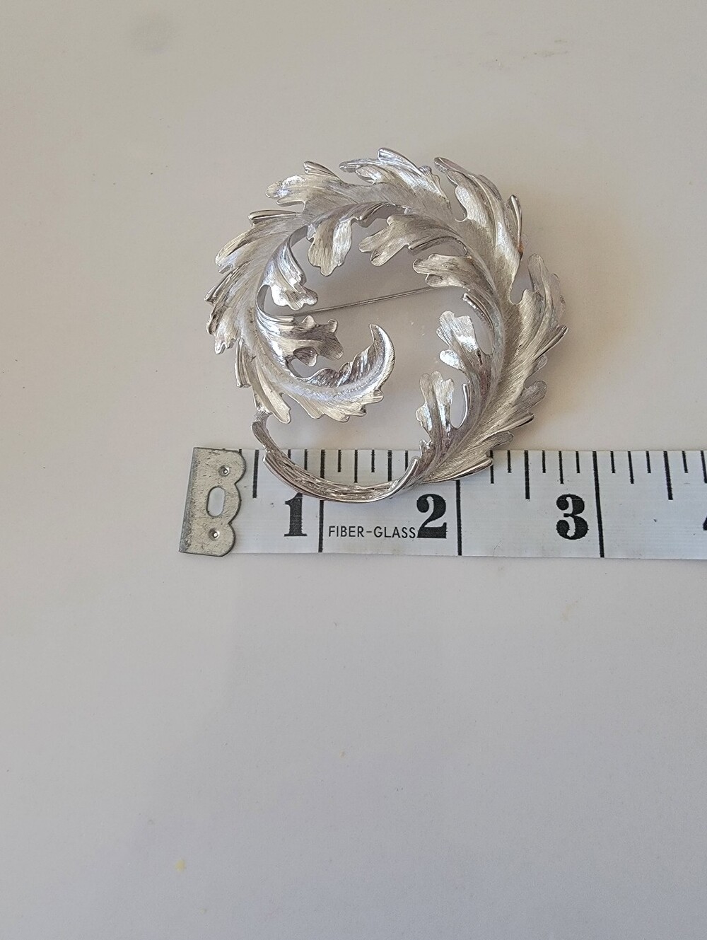 Vintage Silver Tone Wreath Brooch